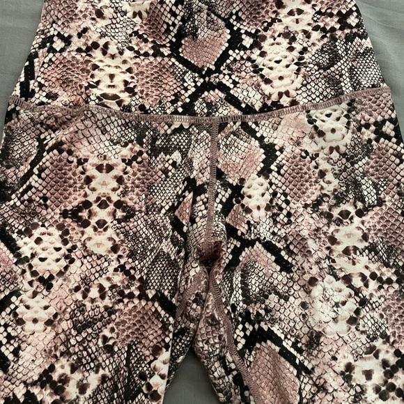 Evolution creation high rise 7/8 rights snake print - Picture 2 of 4